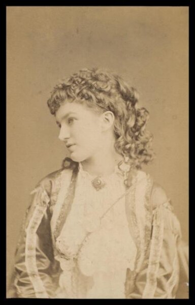 London Stereoscopic and Photographic Company, Guy Little Theatrical Photograph
