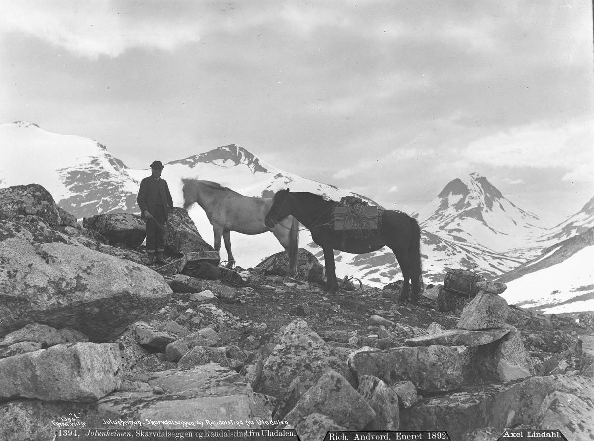 Axel Lindahl, Prot: Skarvdalseggen og Raudalstind fra Uladalen