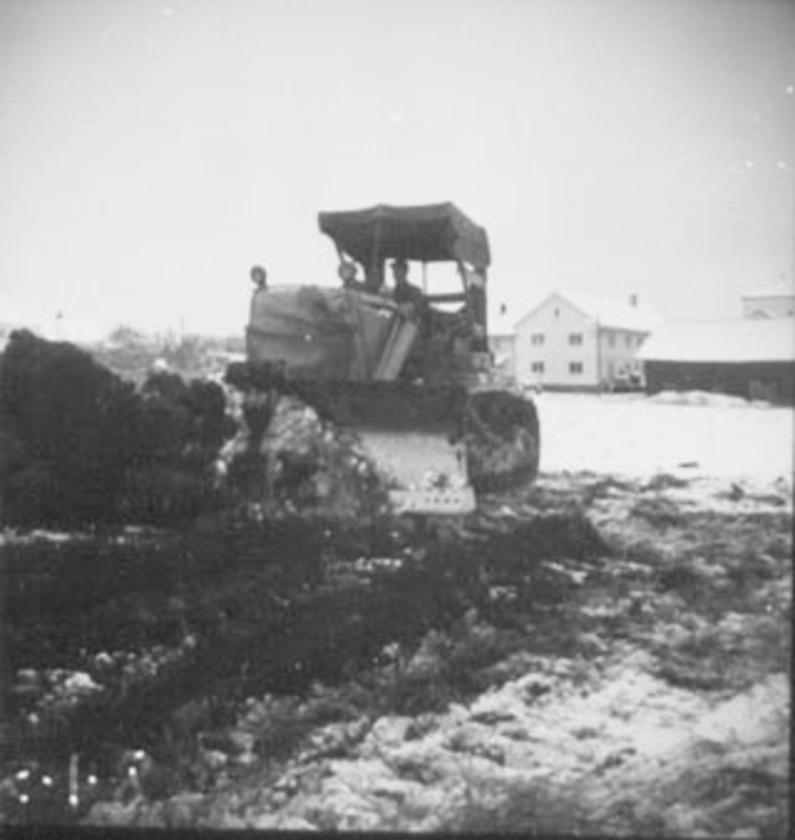 Anno Domkirkeodden, BULLDOSER, FORBEREDELSE TIL TINGVOLDTORGET, GRAVING,