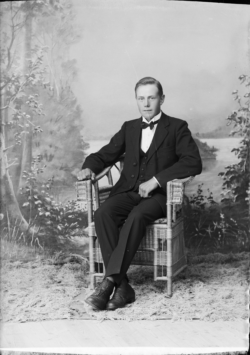 Skötsner-Edhlund, Ateljé Portrait - Wilhelm Eriksson of Ed, Börstil parish, Uppland 1922
