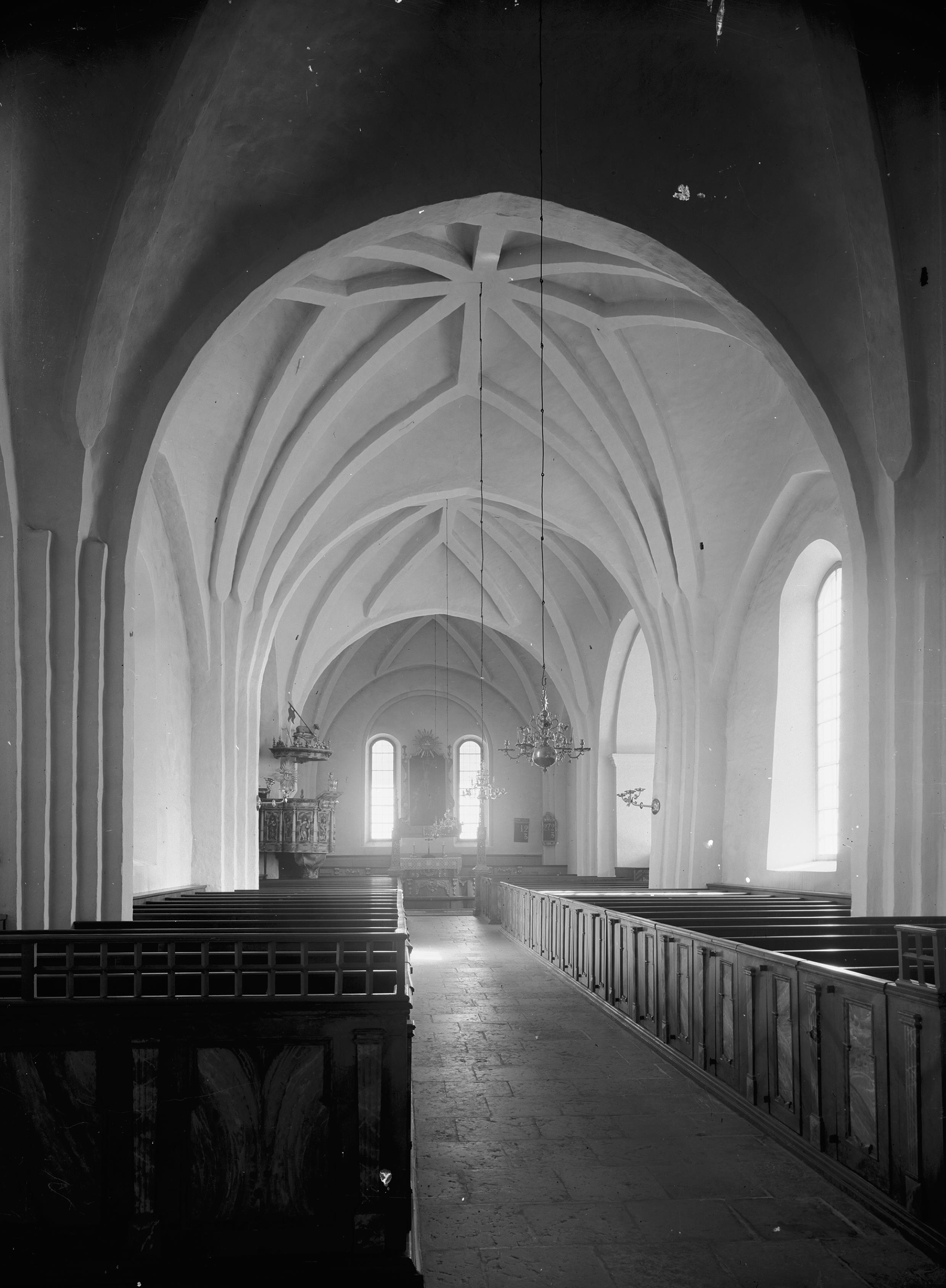 Nils Åzelius, Frötuna kyrka