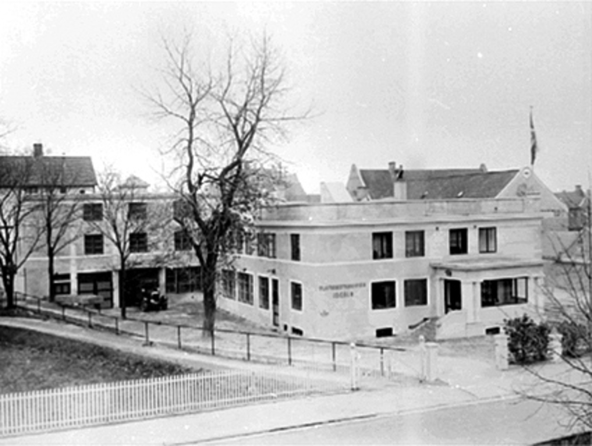 Anno Domkirkeodden, EKSTERIØR IDEAL FLATBRØD A/S, VANGSVEGEN 51