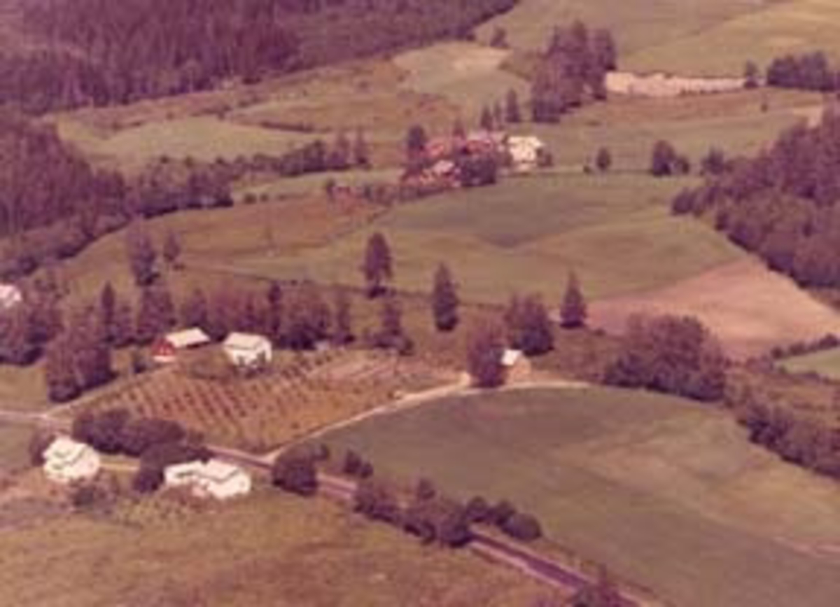 Widerøes Flyveselskap A/S, Flyfoto av Norstad, Stenbekk, Furnes, Ringsaker.