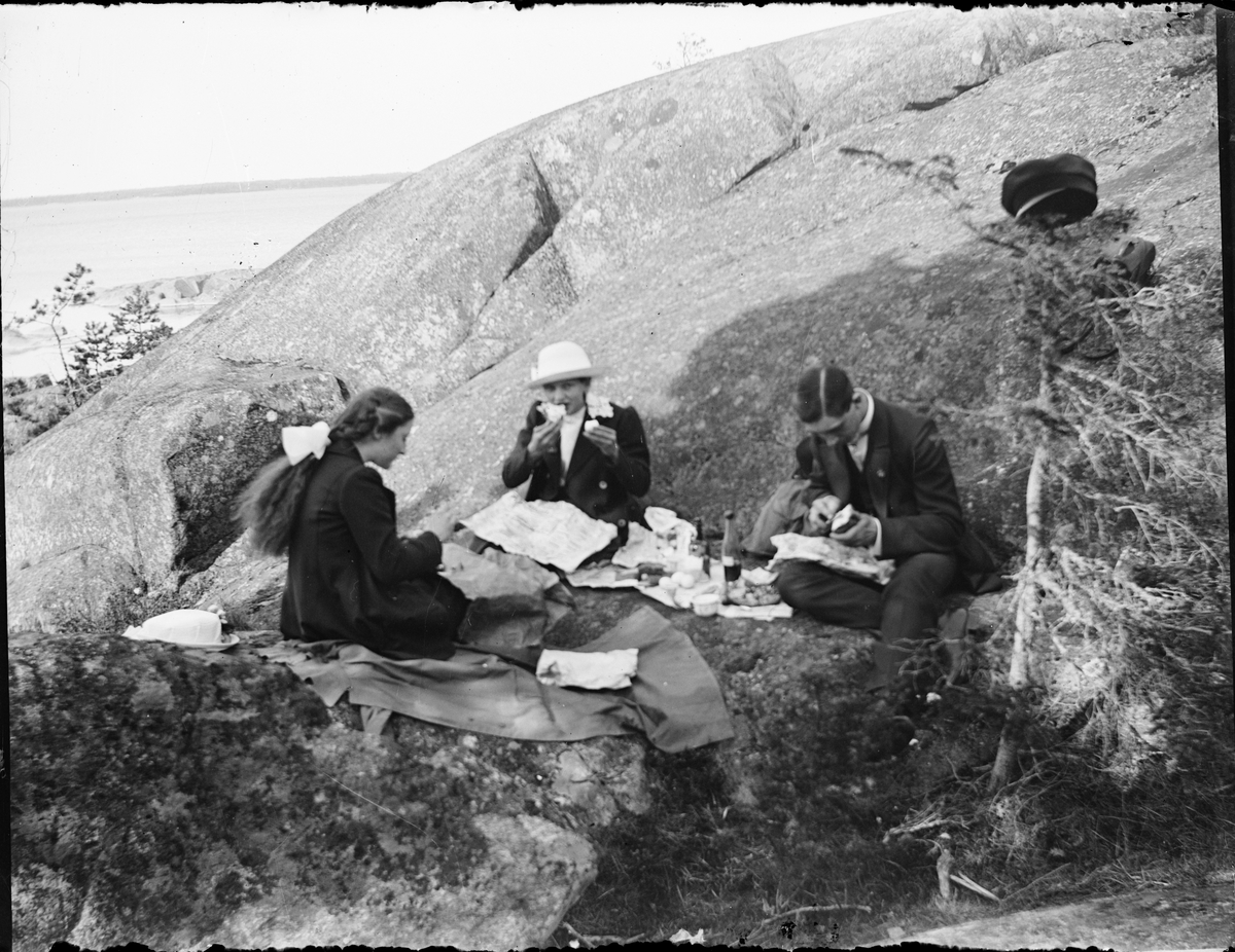 Skötsner-Edhlund, Picknick på klipporna, Östhammar, Uppland