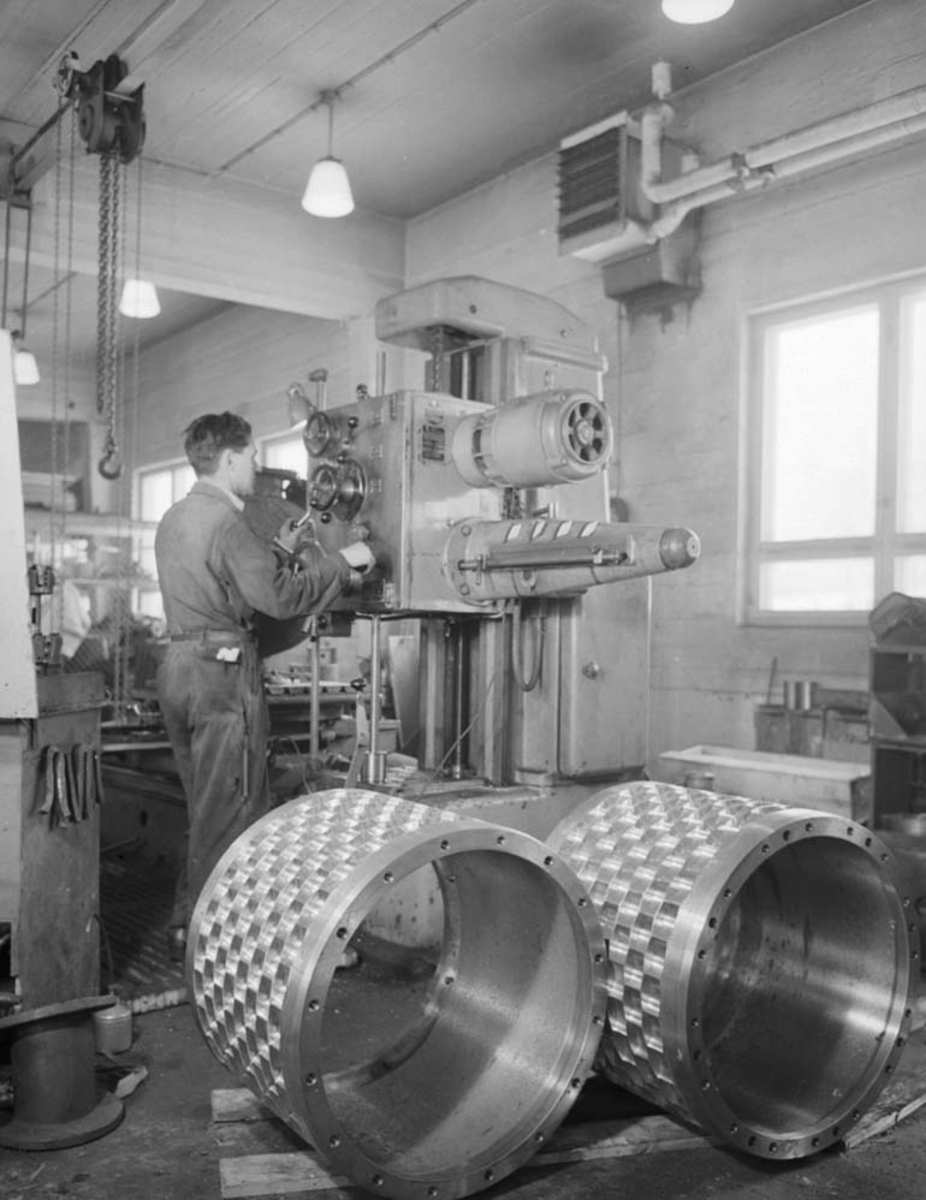 Anno Domkirkeodden, Tangen Metallstøperi, industrilokale, interiør, briketteringsvalser for såpe. Foto bestilt av MA-TRO-FA.