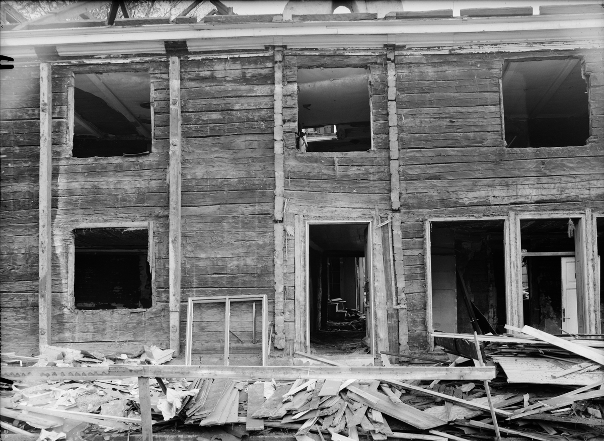 Paul Sandberg, Rivning av bostadshus, Klostergatan - Östra Ågatan 15, Uppsala november 1935