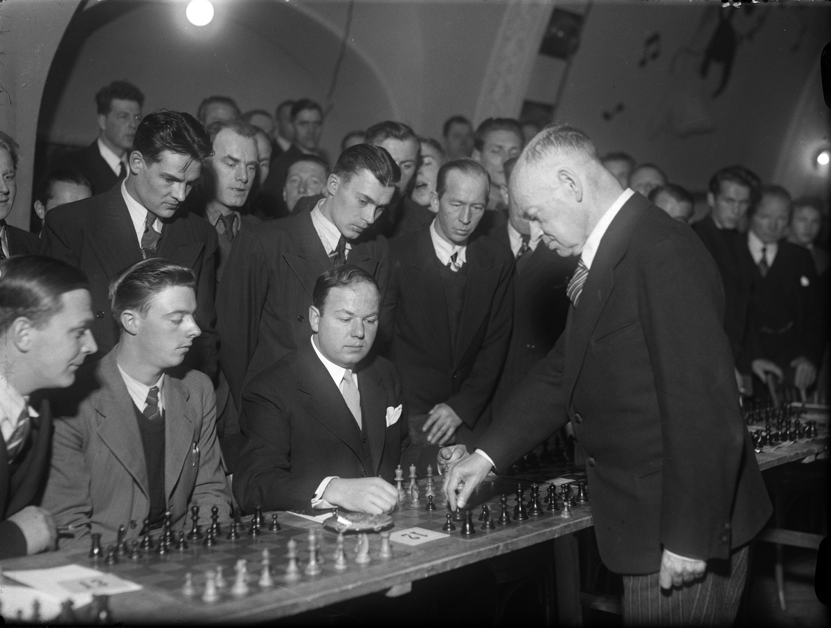 Paul Sandberg, Chess Competition in Bluffen, Kungsgatan, Uppsala 1941