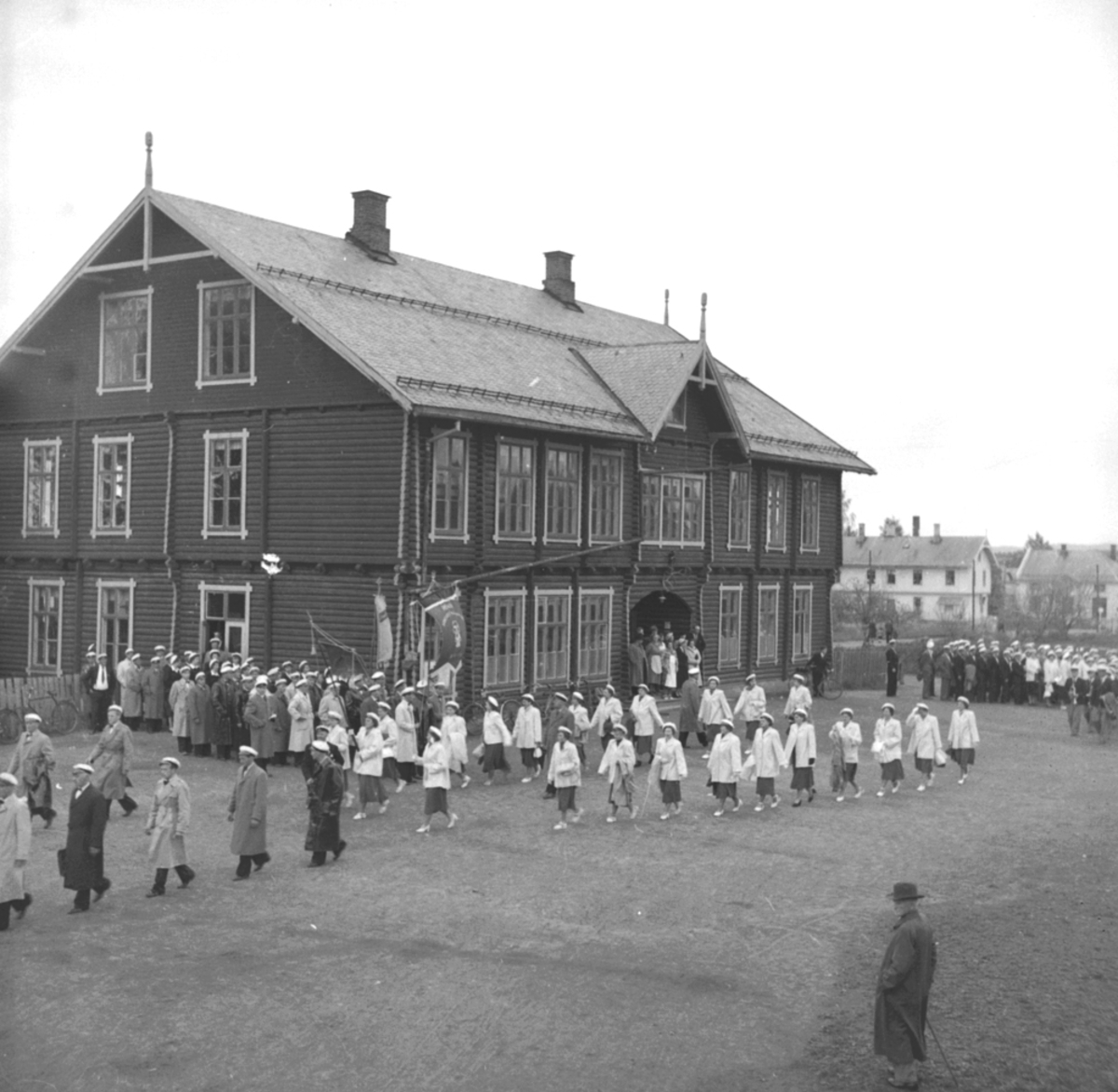 Anno Domkirkeodden, SANG-MUSIKKSTEVNE, MYE FOLK, SKOLEPLASSEN, STANGE SKOLE, RAUFOSS DAMEKOR