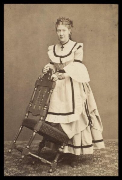 London Stereoscopic and Photographic Company, Guy Little Theatrical Photograph