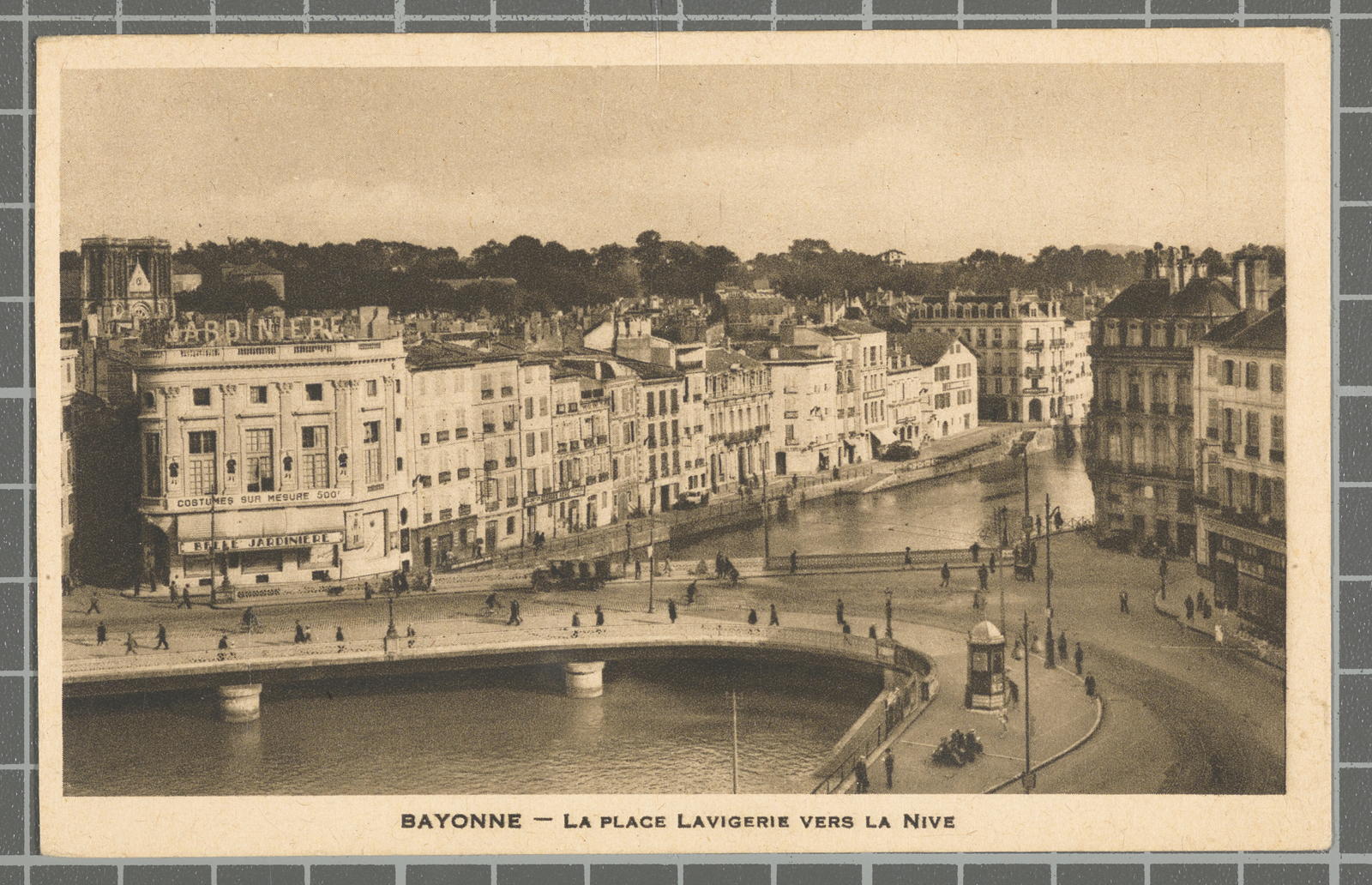Desconegut, Bayonne - Place Lavigerie towards the Nive
