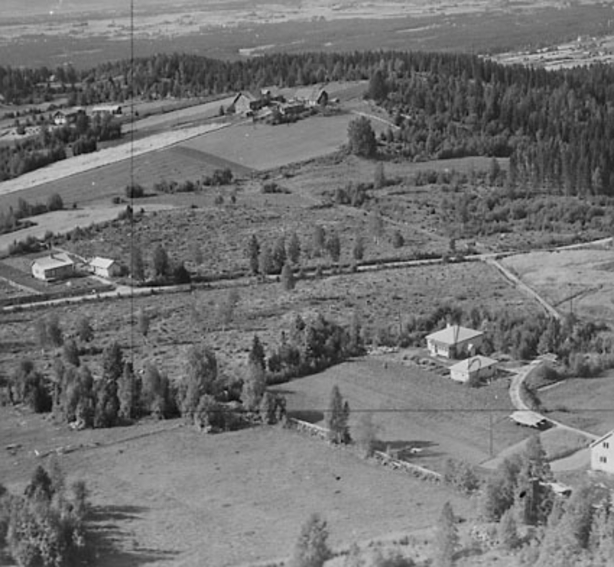 Widerøes Flyveselskap A/S, FLYFOTO EIDE GARD, VALLSET
