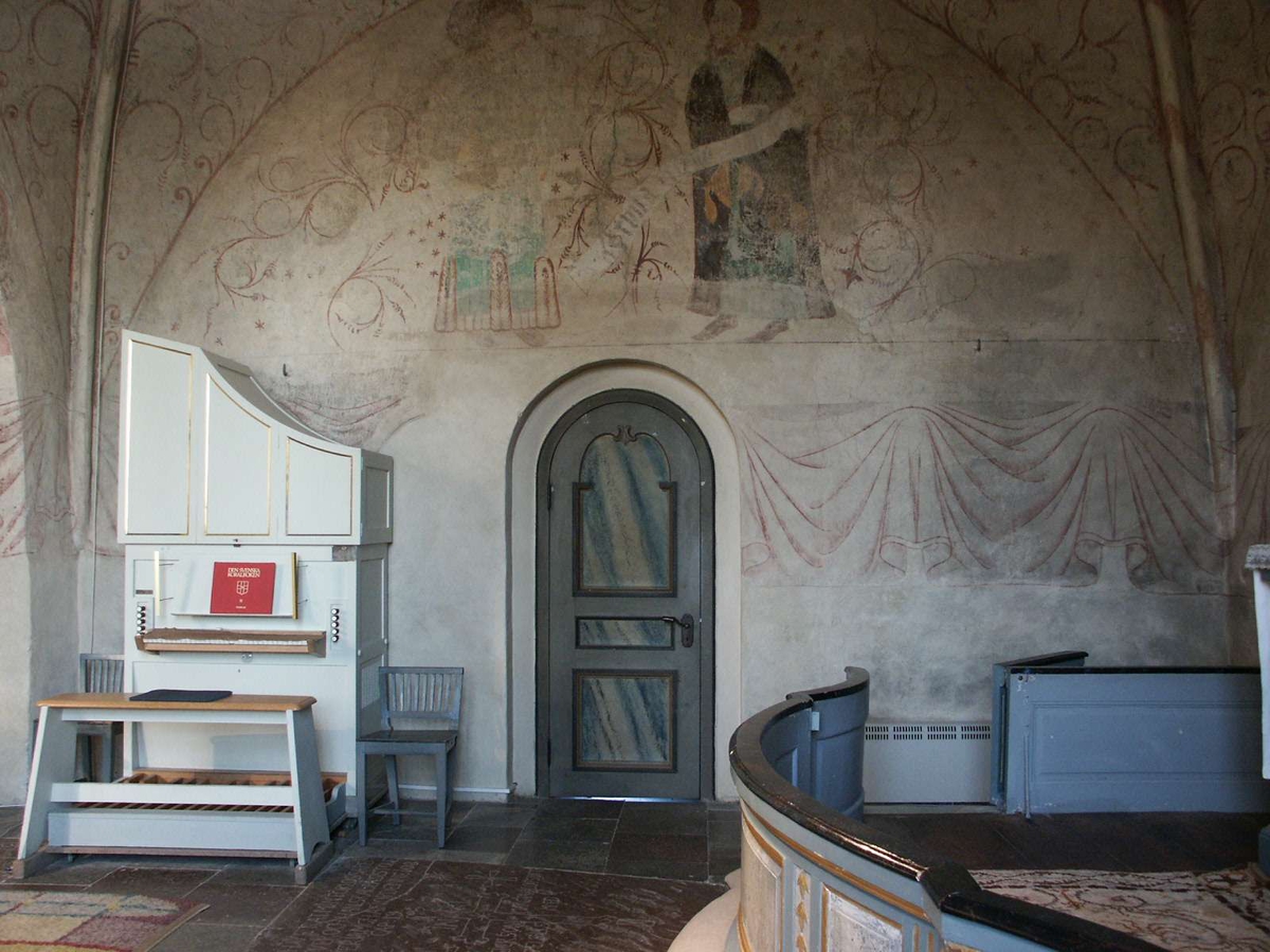 Johan Dellbeck, Port between Cows and Sacristia and Corn Organ and Limestations in the Church of the Såentuna, Uppland 2004