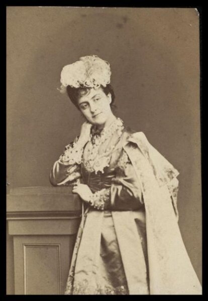 London Stereoscopic and Photographic Company, Guy Little Theatrical Photograph