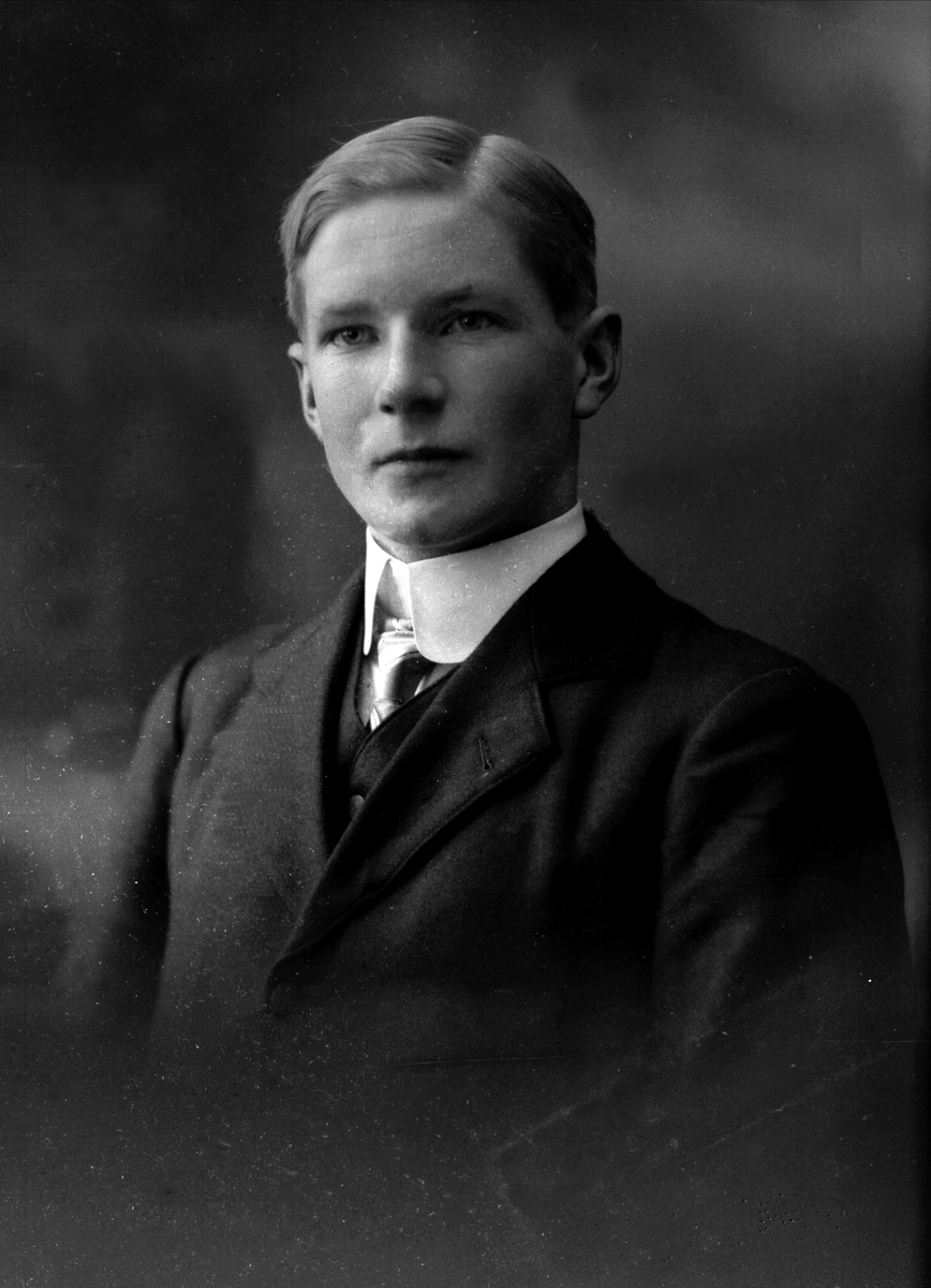 Gustav Borgen, NFB.04912