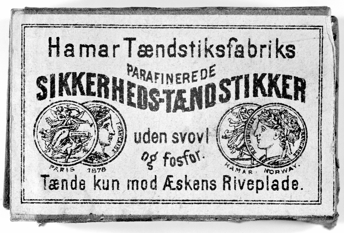 Anno Domkirkeodden, FYRSTIKKESKE, ETIKETT, HAMAR TÆNDSTIKSFABRIKS PARAFINEREDE SIKKERHETS-TÆNDSTIKKER, UDEN SVOVL OG FOSFOR, FYRSTIKKFABRIKK.