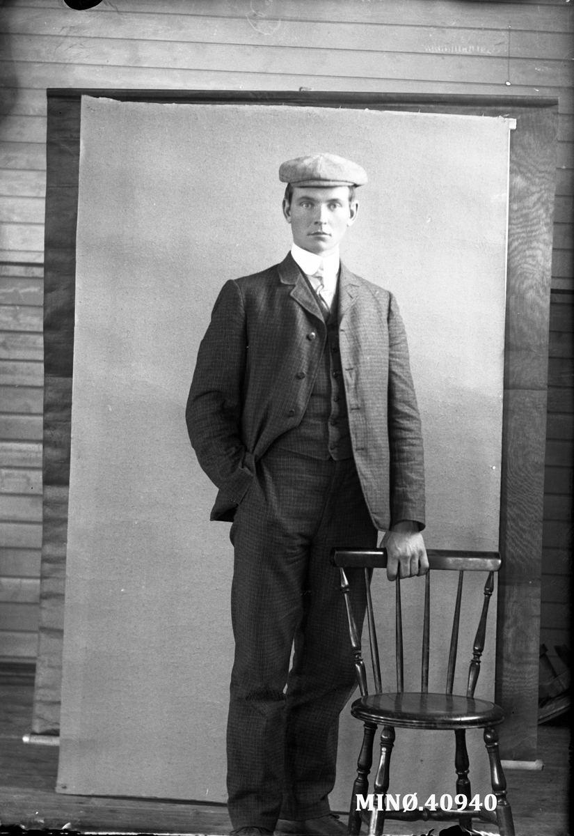 Oscar Holte, Portrett av mann - Ingebrigt Stølan (23.5.1883-14.9.1953)