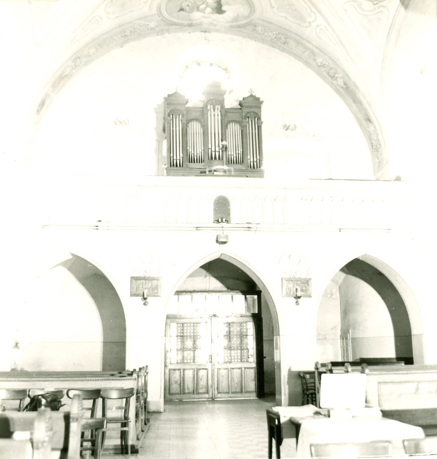 Nino Vranić, Osijek (Osijek) - Crkva kapucinskog samostana - Smještaj u prostoru