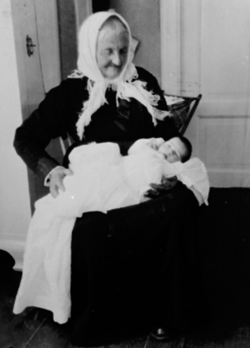 Anno Domkirkeodden, BERTHE BJØRNERUD FØDT 1844 MED EGIL BJØRNERUD PÅ FANGET FØDT 03. 02. 1925