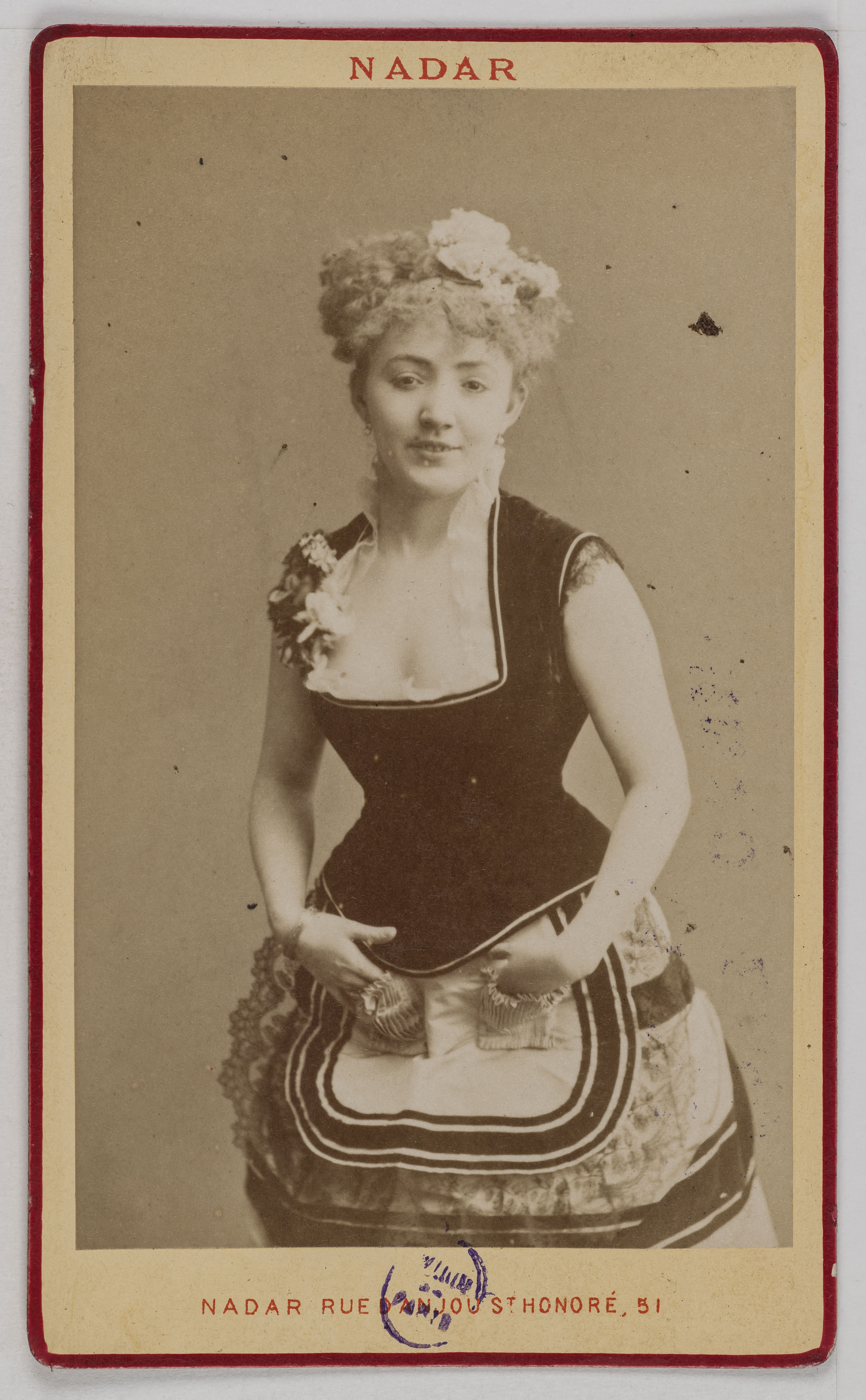 Atelier Nadar, Portrait de Madame Vidal, danseuse à l'Opéra Comique en 1875.