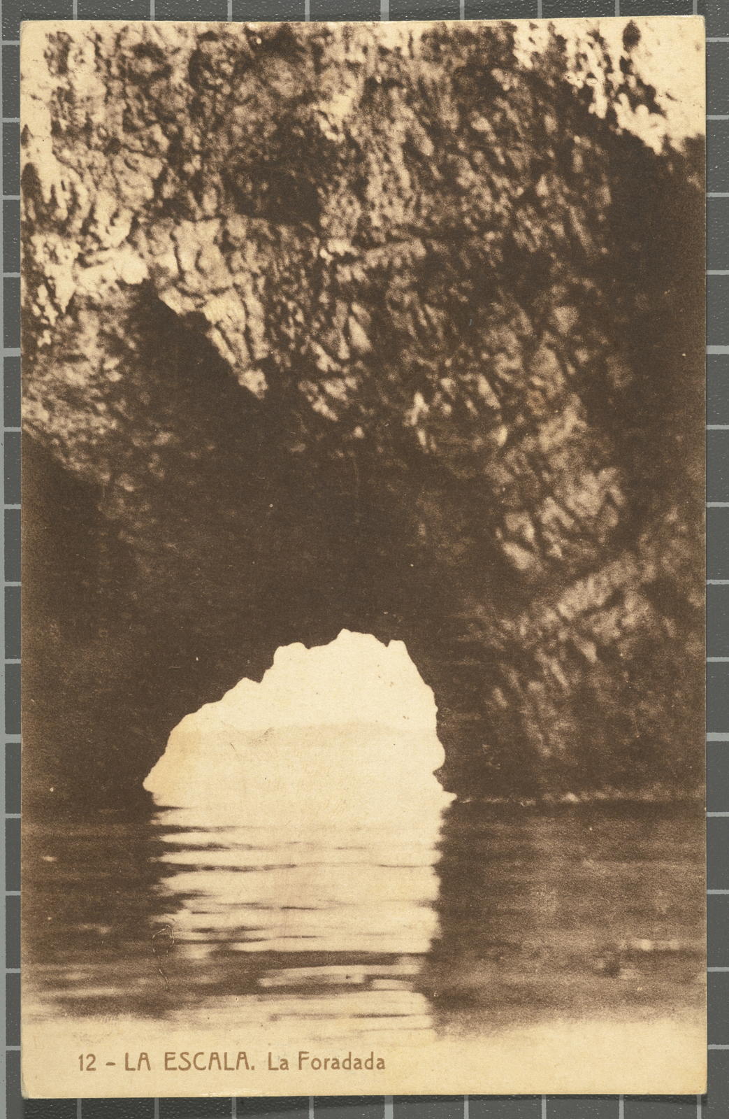 Josep Esquirol Pérez, 12 - The Scale. The Hole