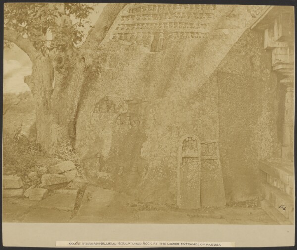 Capt. Linnaeus Tripe, Stranan-i-billikul - Sculptured Rock at the Lower Entrance of Pagoda
