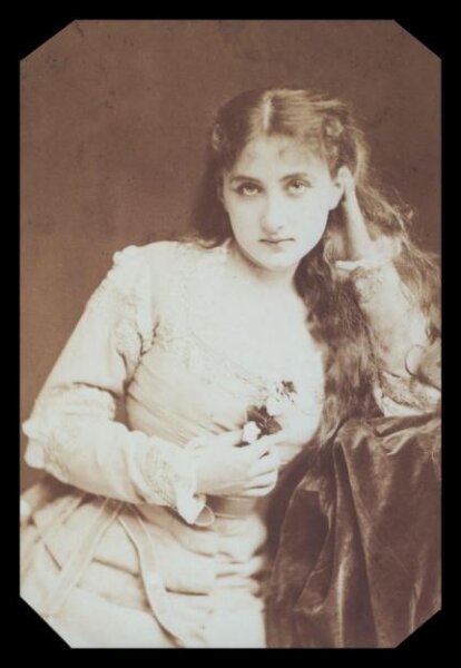 London Stereoscopic and Photographic Company, Guy Little Theatrical Photograph