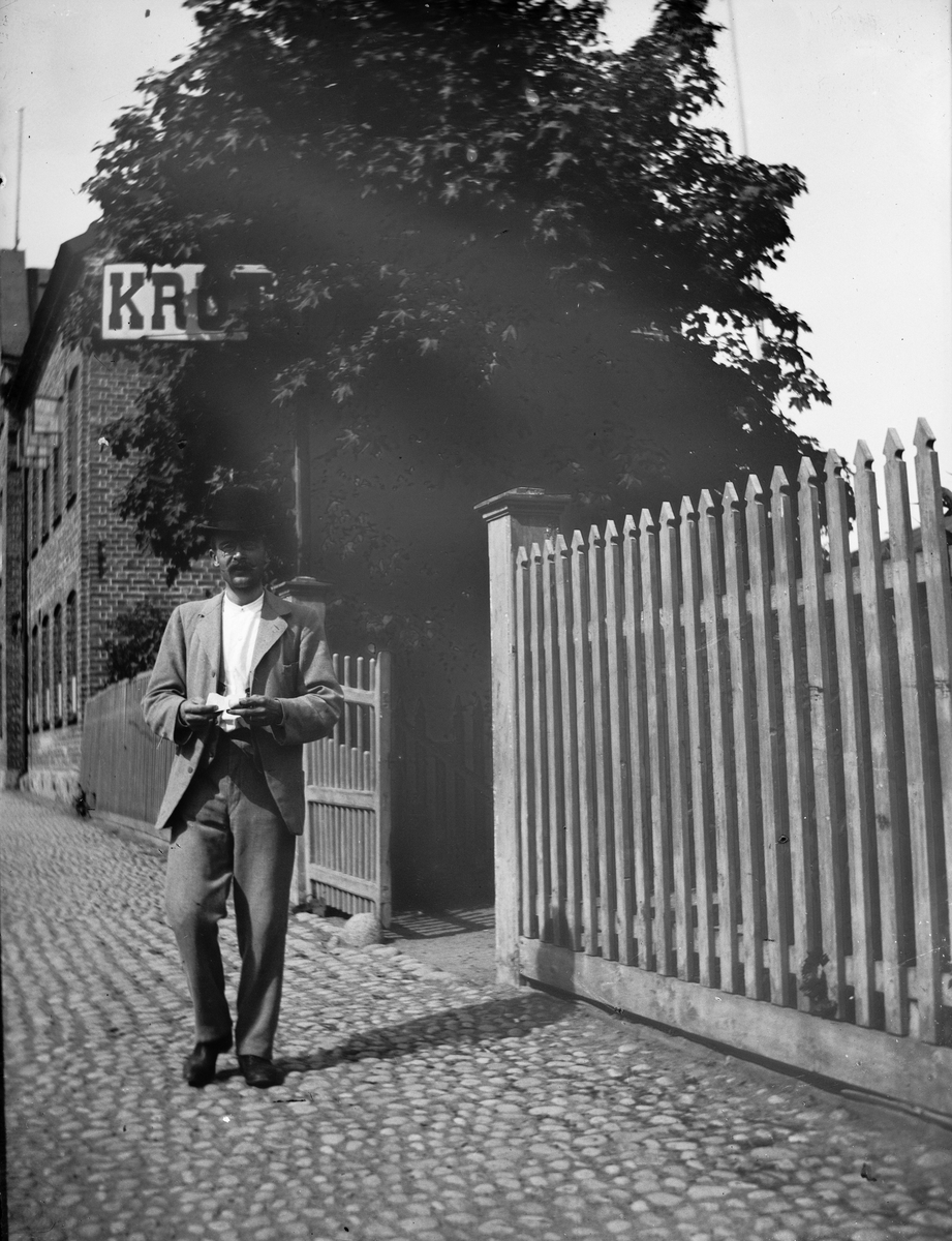 Carl Liljefors, Ingenjör Ernst Engstrand, Svartbäcksgatan 37, kvarteret Edda, Uppsala 1900