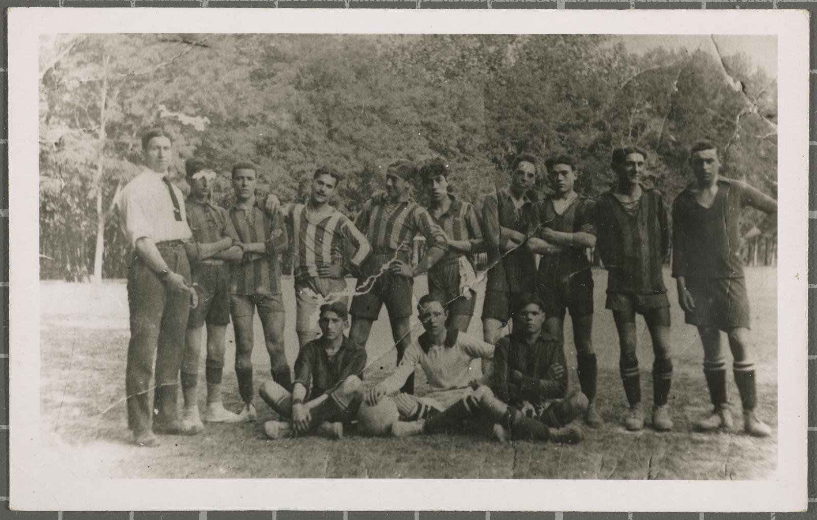 Desconegut, [Retrat d'un equip juvenil de futbol de l'UD Girona]]