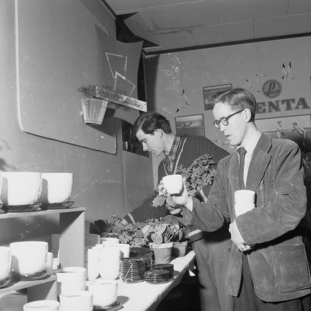 Örebro Kuriren, Pottery exhibition. 17 March 1955