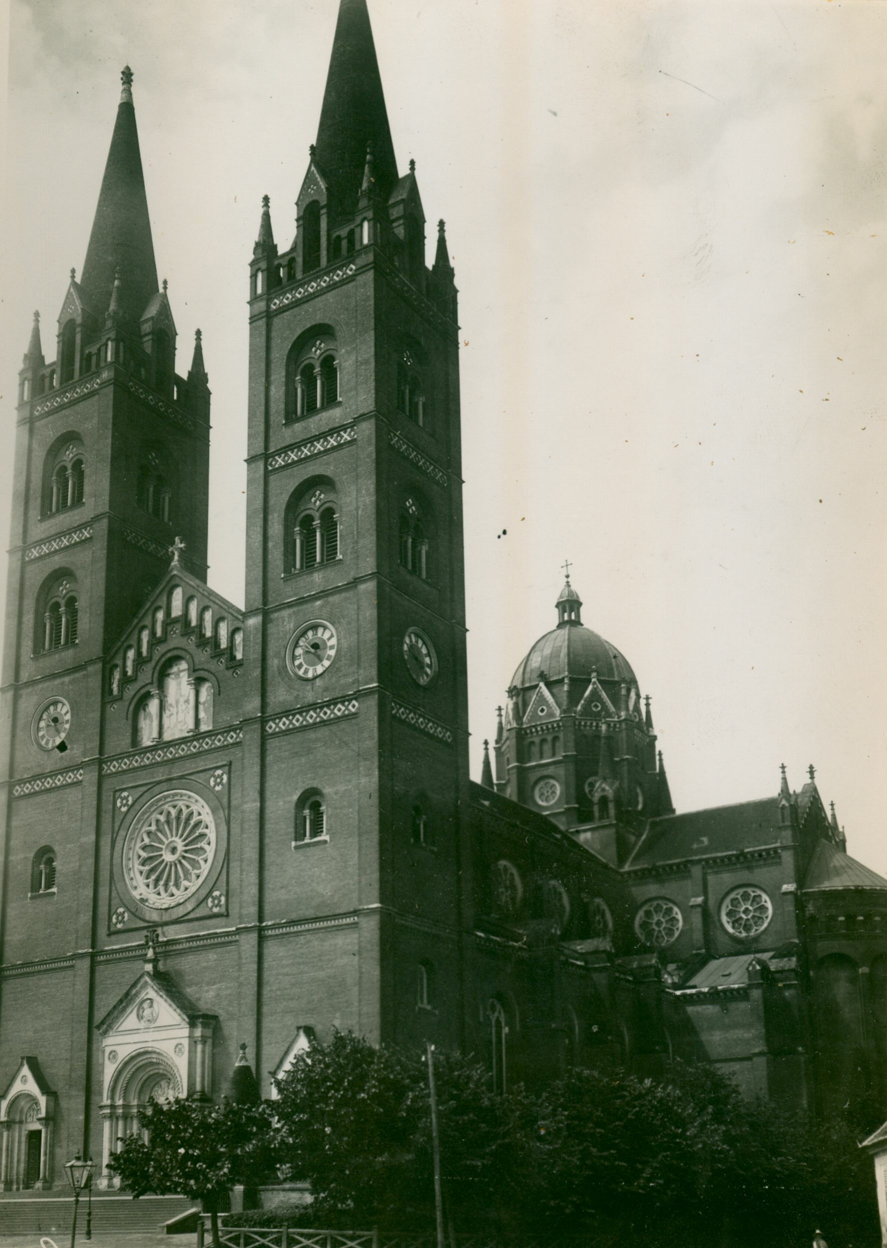 Josip Brunšmid, Đakovo - katedrala sv. Petra, glavno pročelje s jugozapada