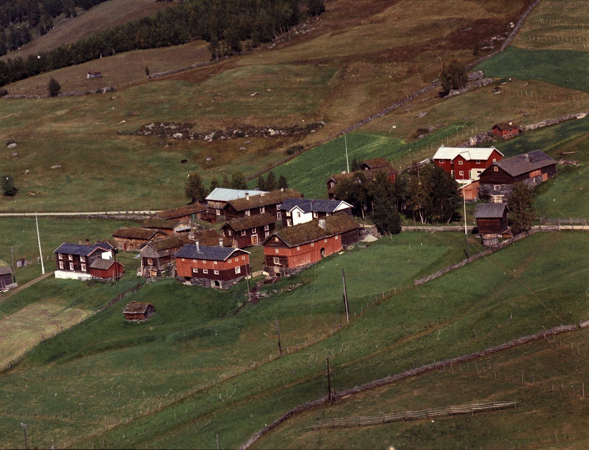 Widerøes Flyveselskap A/S, Gårdsbruk (Østgård Søndre).