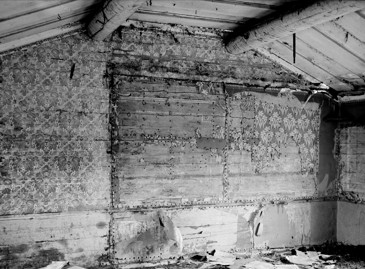Paul Sandberg, Weekday Cottage - now at the open-air museum Disagården - during dismantling in Gränby, Björklinge parish, Uppland