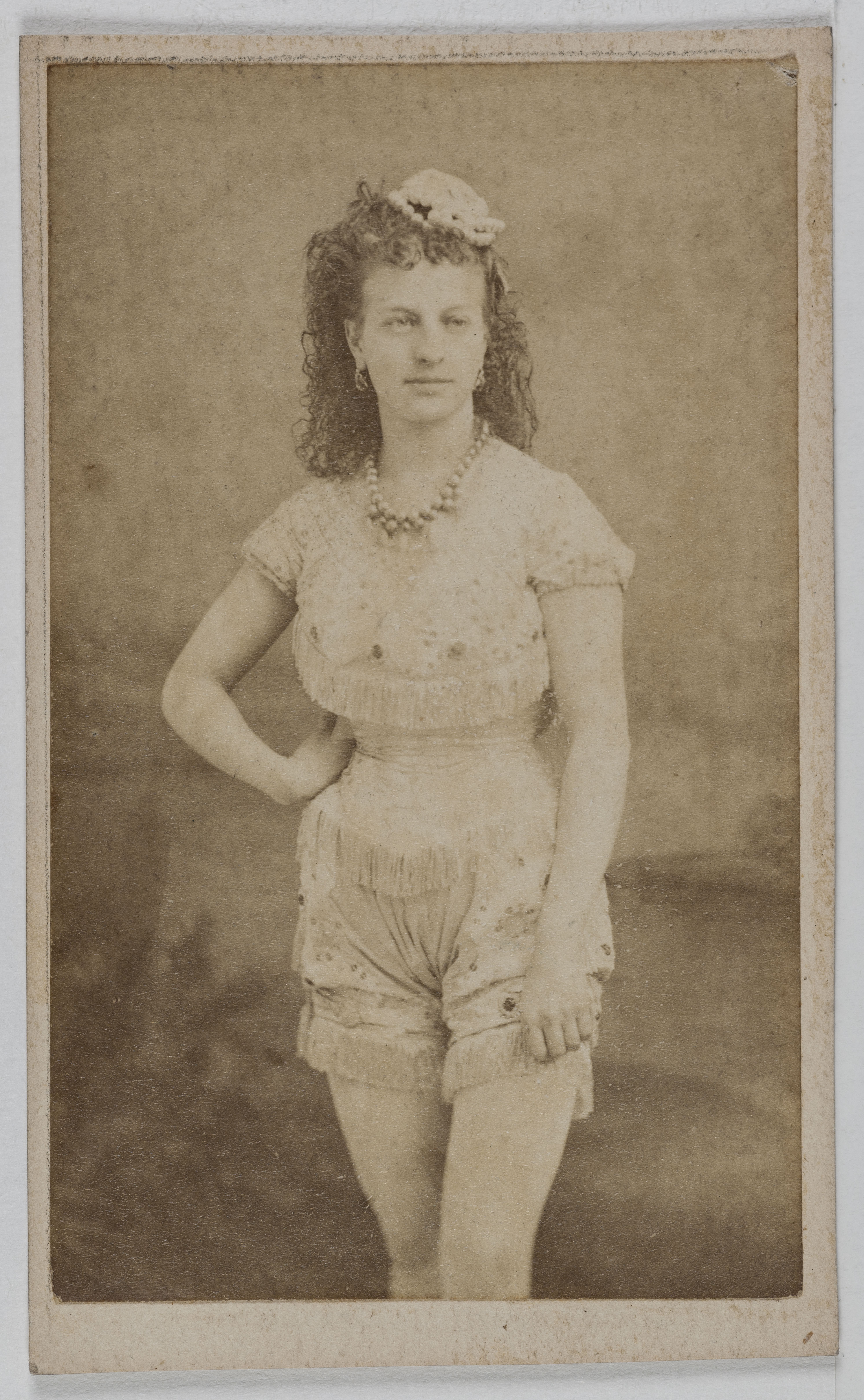 Anonyme, Portrait de Miss Lina, (actrice)