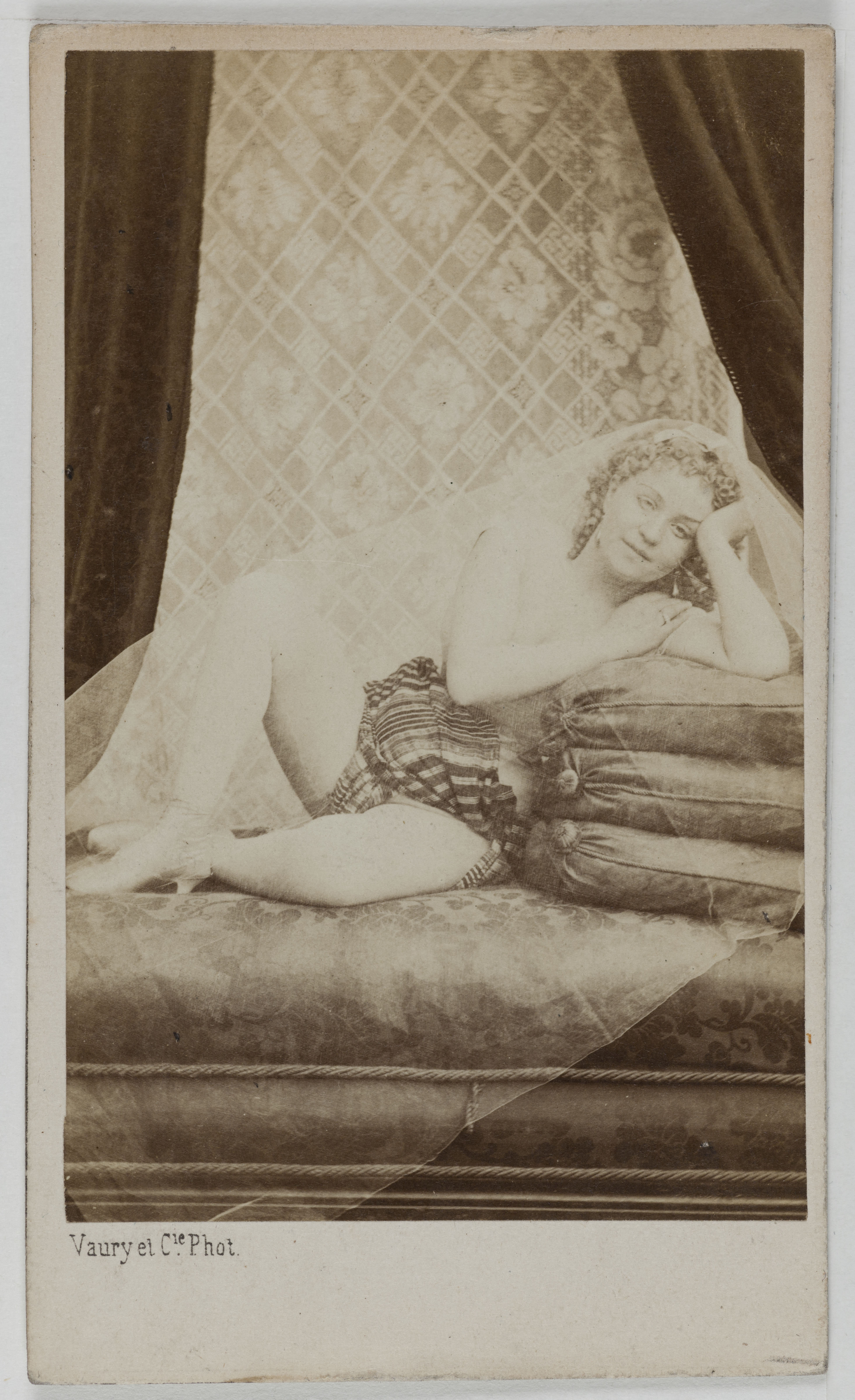 Vaury et Cie, Portrait de Jeanne Leduc, (dite Bougie Rose), actrice