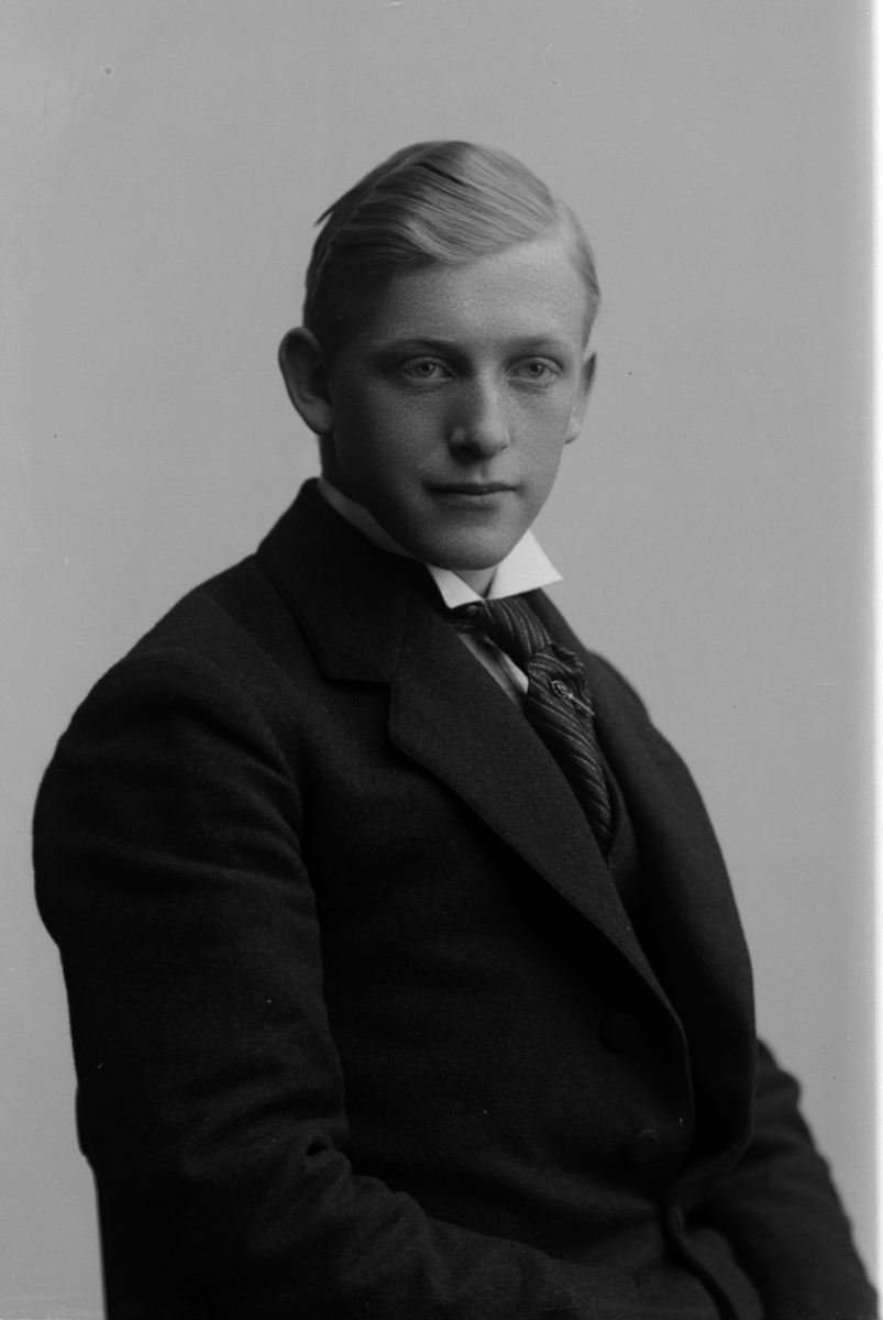 Christian Grundseth, ØSTBY HARALD, HALVFIG. , 23523