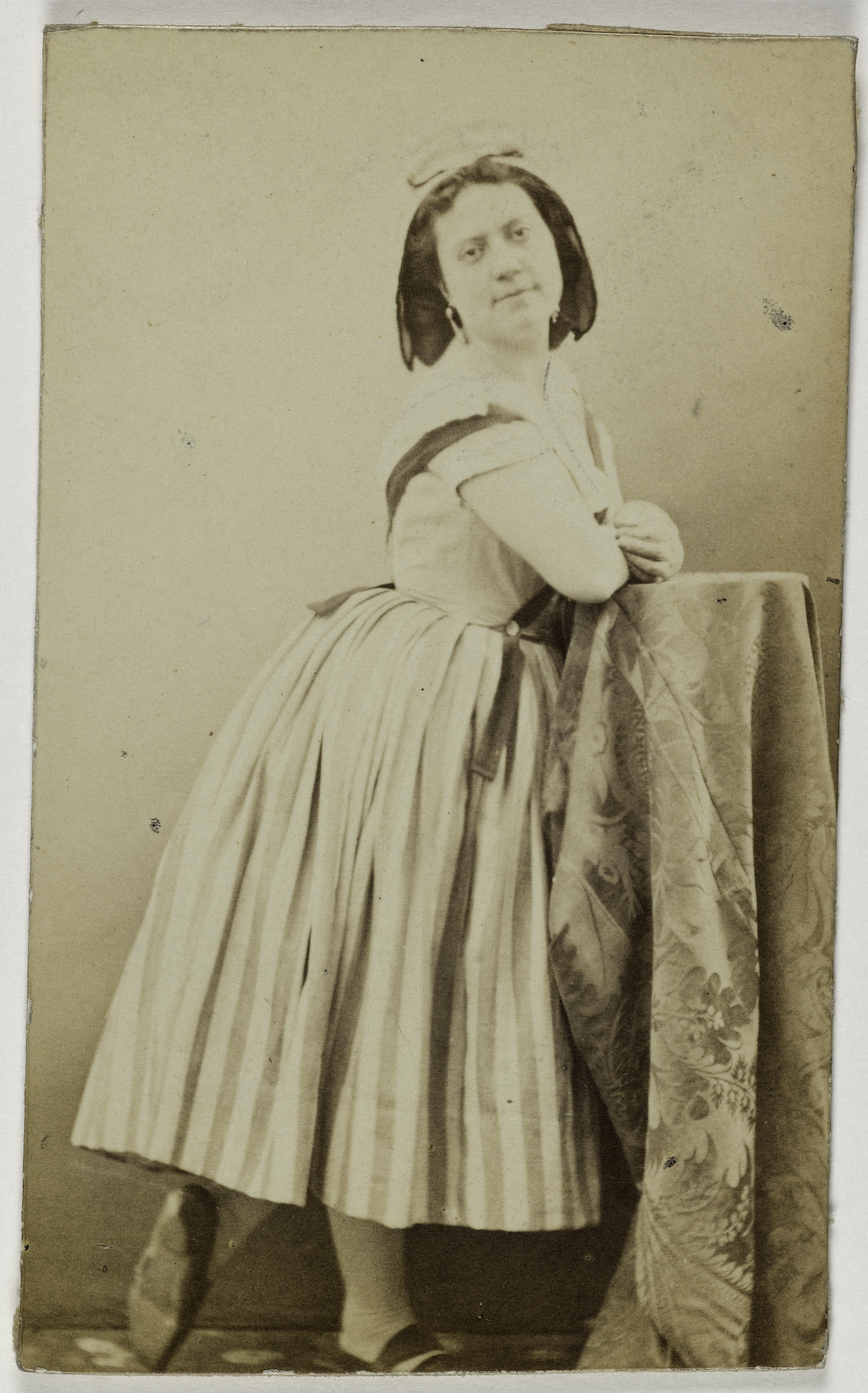 Anonyme, Portrait de Girard Marie, (actrice)