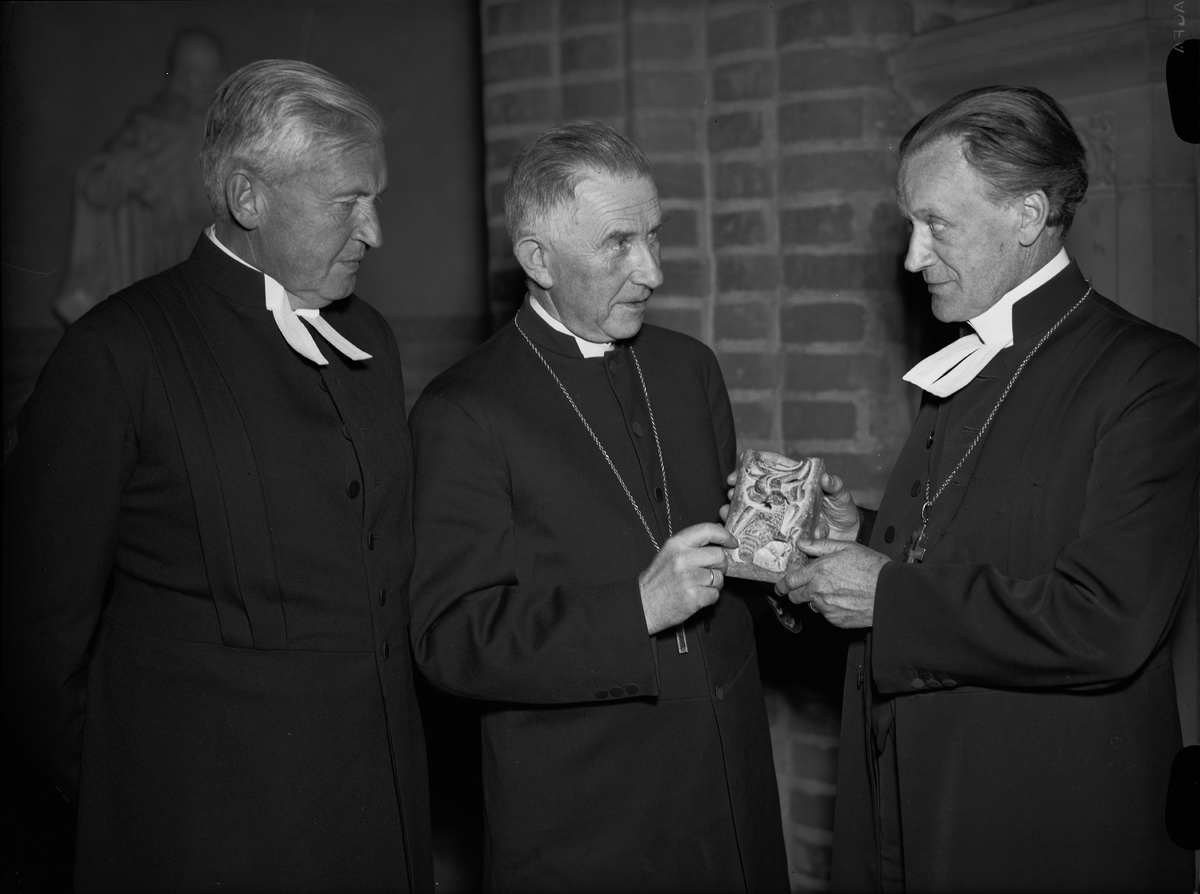 Paul Sandberg, Archbishop Erling Eidem and two other men, Uppsala Cathedral, Uppsala 1945