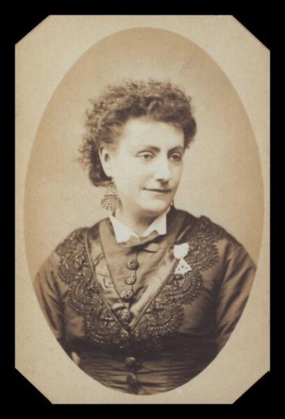 London Stereoscopic and Photographic Company, Guy Little Theatrical Photograph