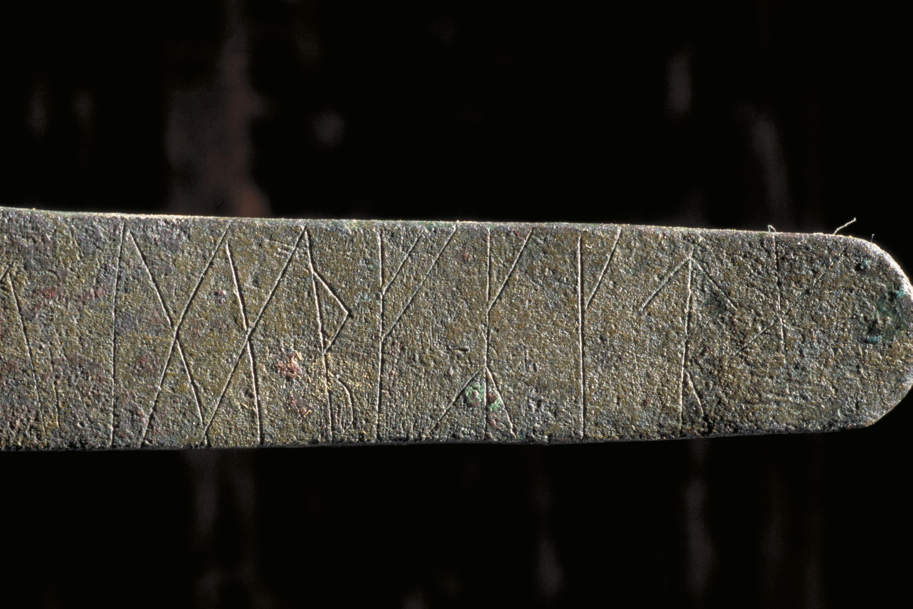 Bengt A Lundberg, Kat nr 079 Amulett av brons, från Danmark