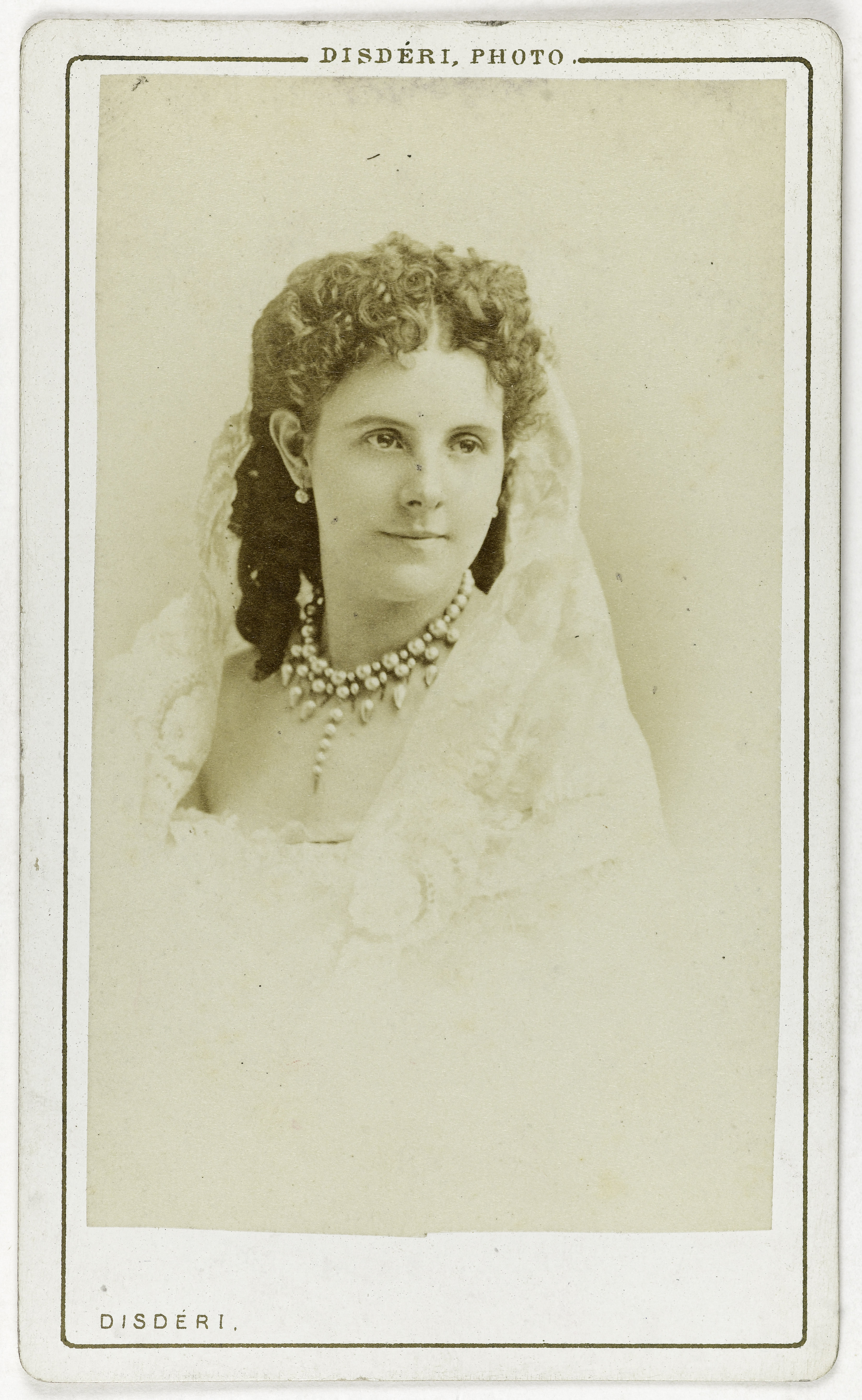 André-Adolphe-Eugène Disdéri, Portrait de Morenzi, actrice au Théâtre des Italiens de 1869 à 1876.
