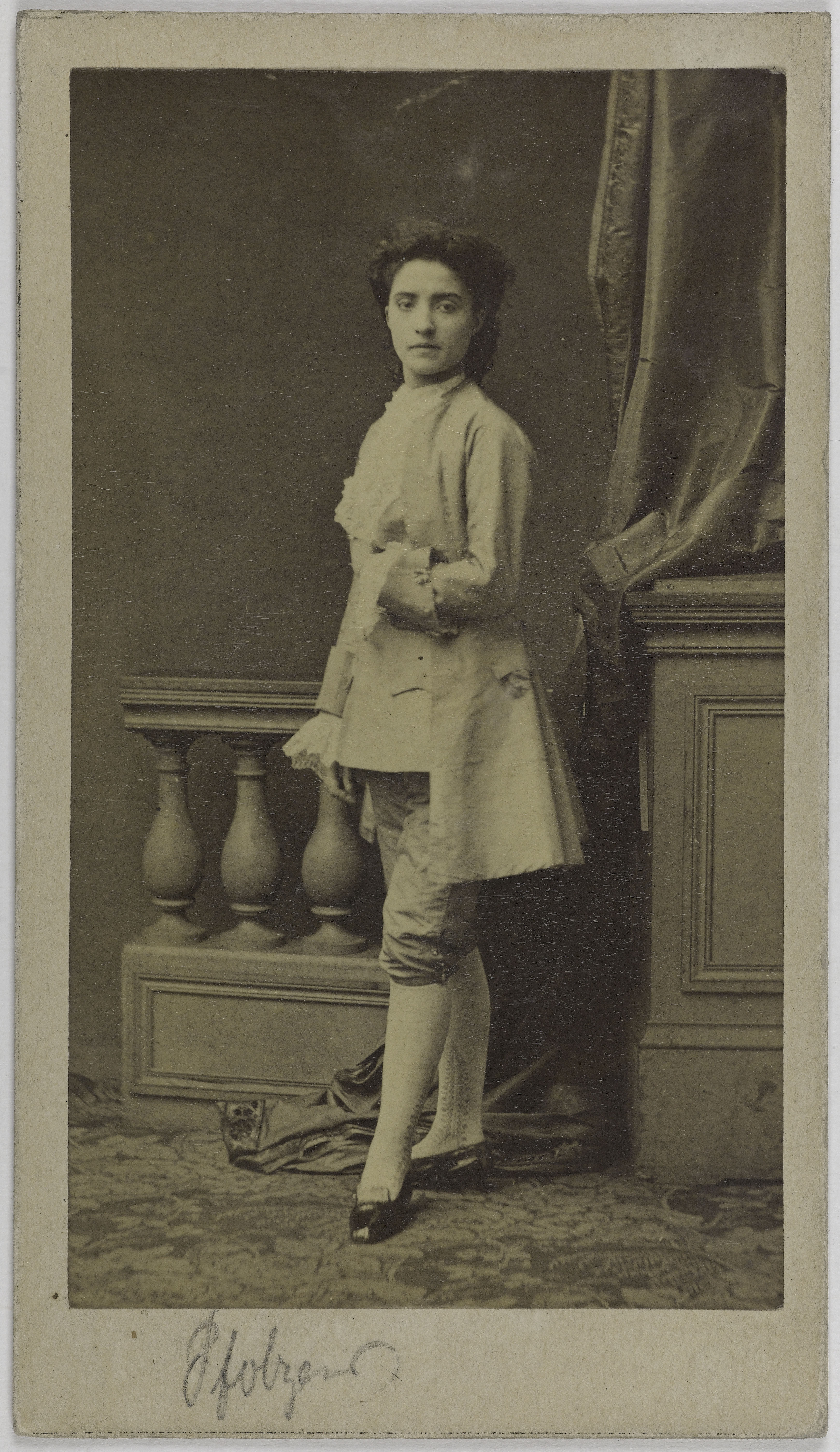 Pierre Petit & Trinquart, Portrait de Julia Zoé Pfotzer, (actrice)