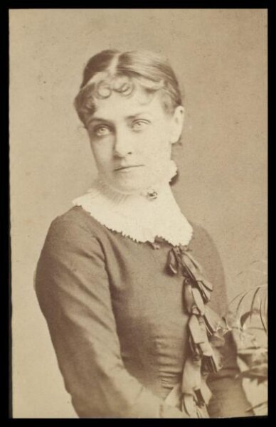 London Stereoscopic and Photographic Company, Guy Little Theatrical Photograph