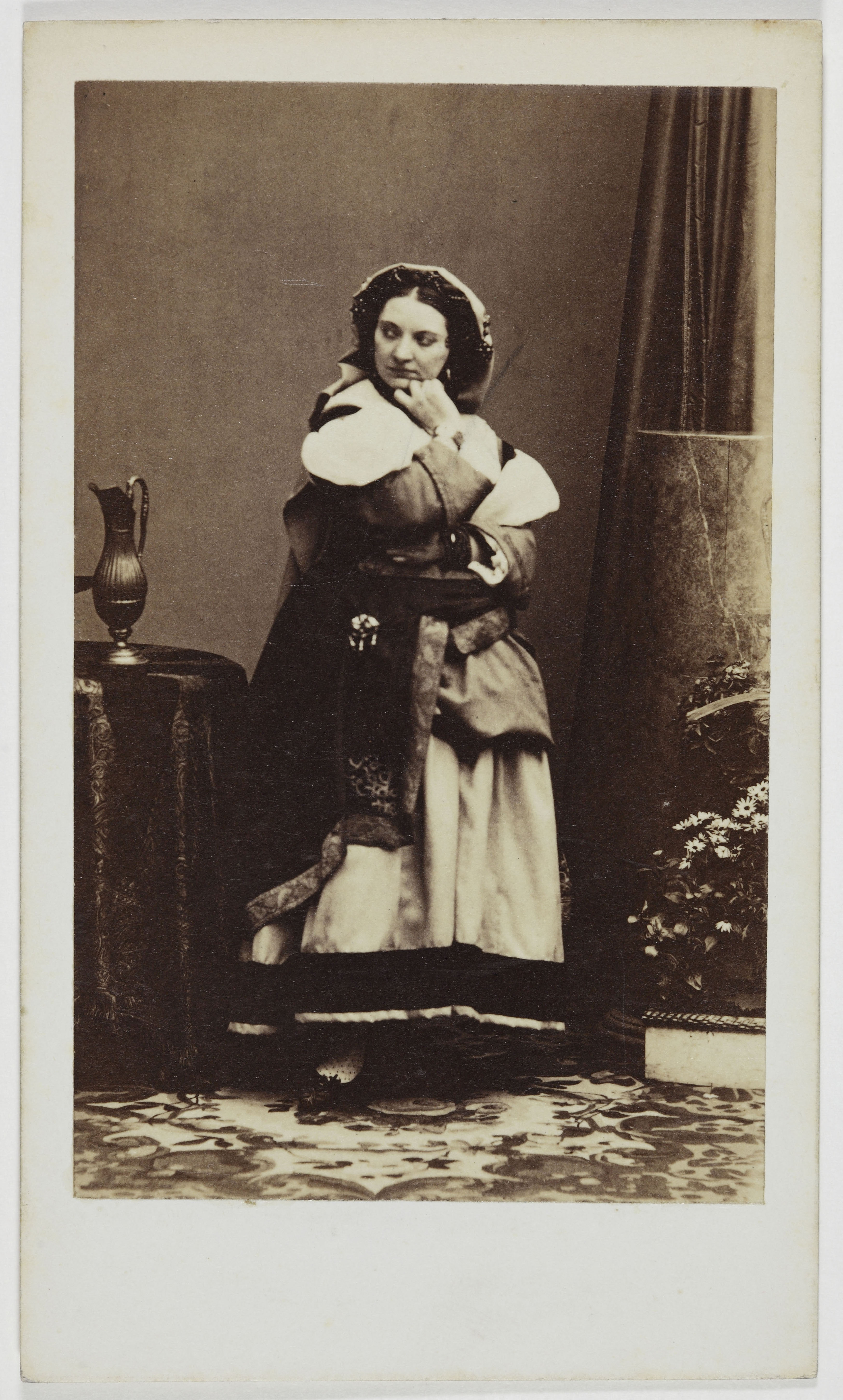 André-Adolphe-Eugène Disdéri, Portrait d'Aguillon, (Marthe Léocadie Baumann), (vers 1827-), (actrice)