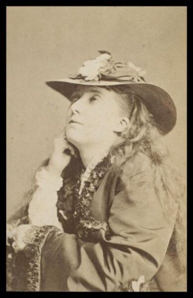 London Stereoscopic and Photographic Company, Guy Little Theatrical Photograph