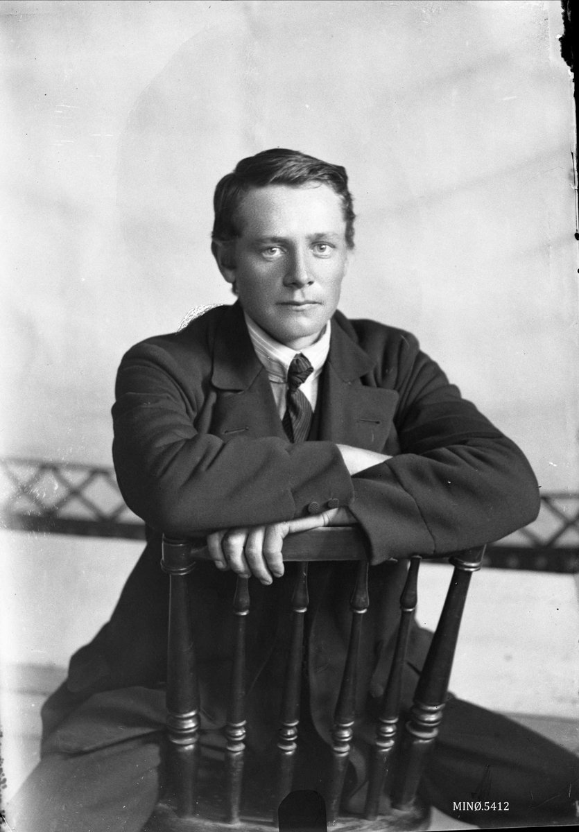 Oscar Holte, portrett, person, klær,