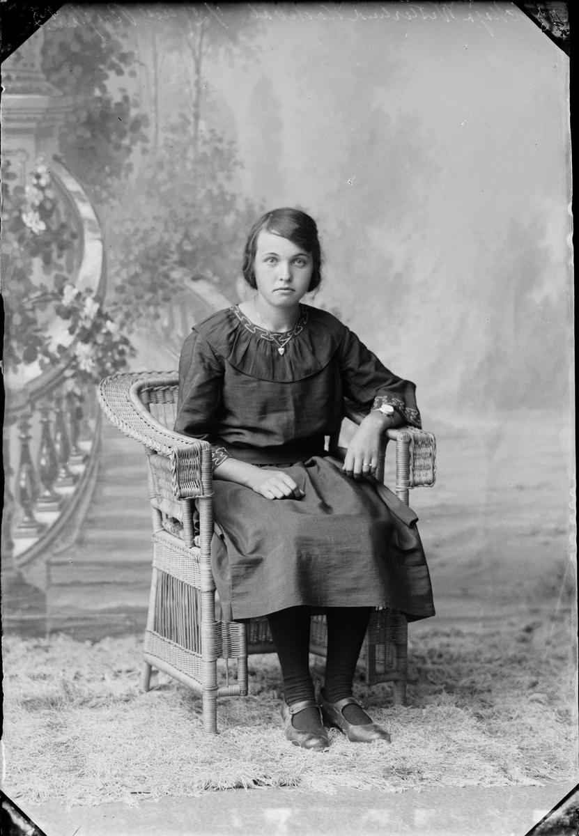 Skötsner-Edhlund, Maja Westerlund från Hackbol, Valö socken, Uppland 1924