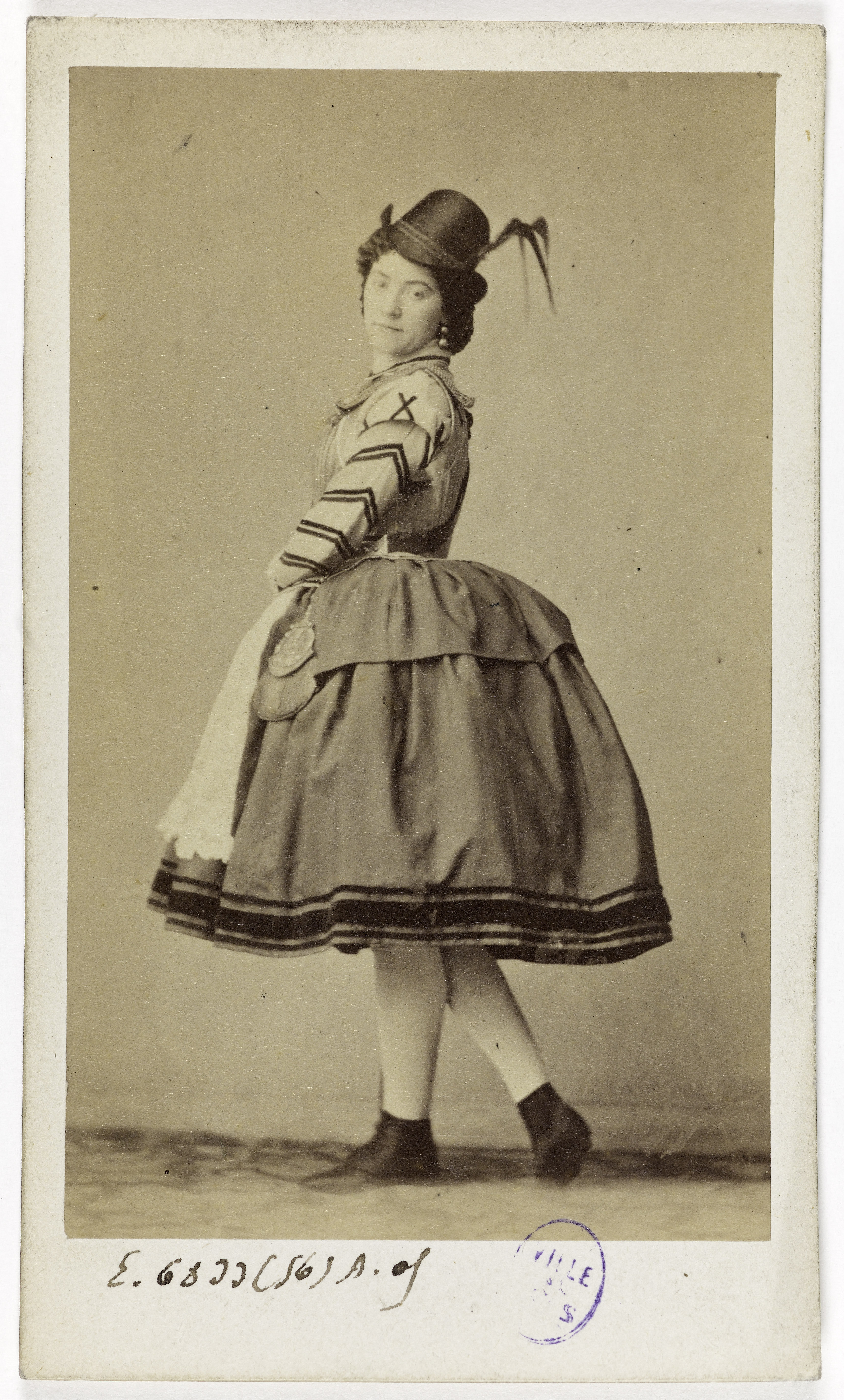 Pierre Petit & Trinquart, Portrait de Louise Marquet, danseuse à l'Opéra entre 1852 et 1870.
