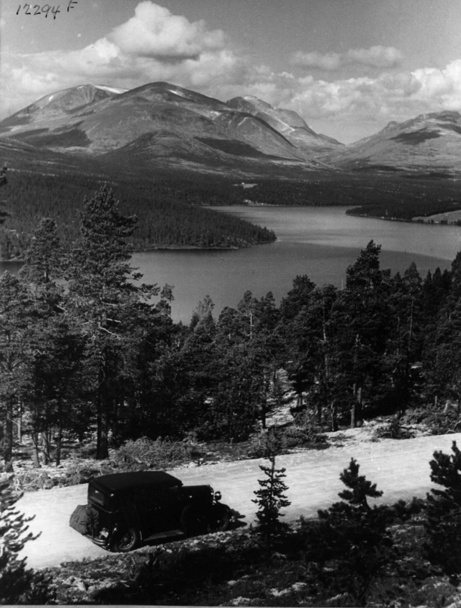 Anders Beer Wilse, Landskap Samferdsel Vei Bil Mot Rondane Atnsjoen