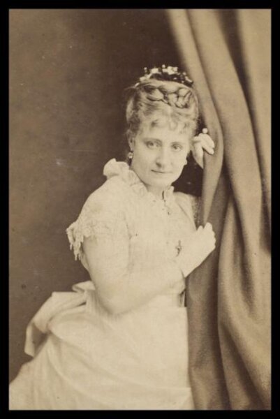 London Stereoscopic and Photographic Company, Guy Little Theatrical Photograph