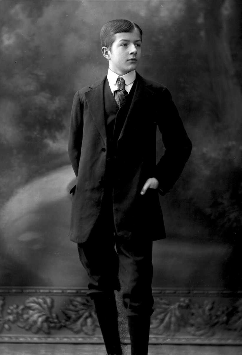 Gustav Borgen, Portrett, Carl Otto Løvenskiold (1898-).